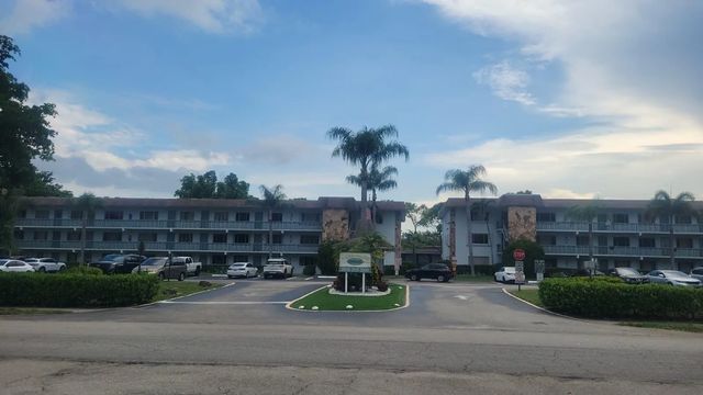 2100 Springdale Boulevard #310, Palm Springs
