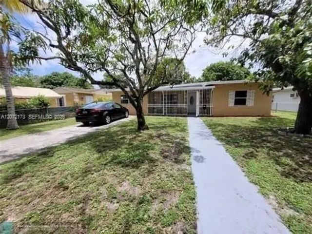 1245 Nw 126th Street, North Miami