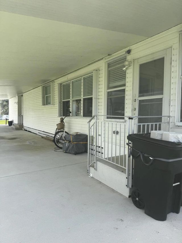 5 of 25 - 6732 Sinsonte Court, Fort Pierce, FL