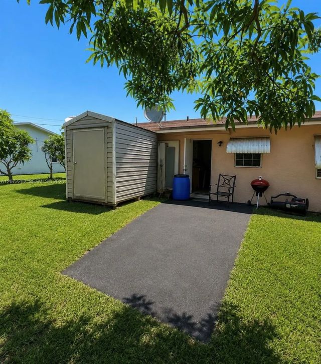 3 of 15 - 2221 Nw 30th Way, Fort Lauderdale, FL