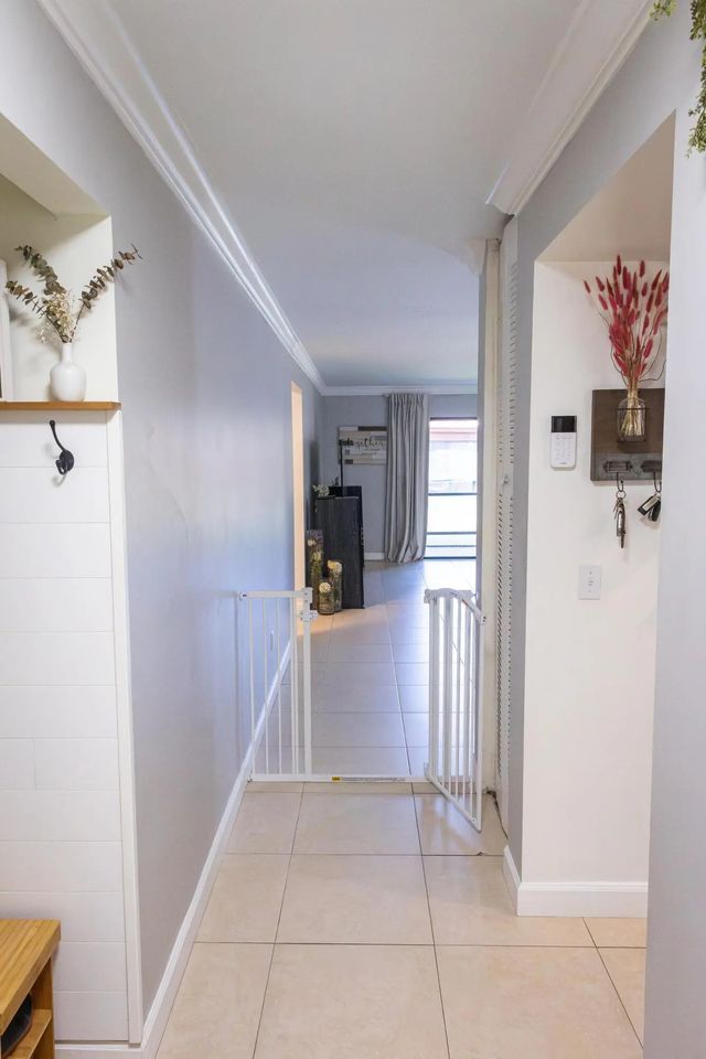 5 of 48 - 803 Lakeview Circle, Royal Palm Beach, FL