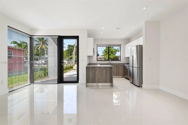 3 of 29 - 1216-1218 Ne 112th Street, Miami, FL