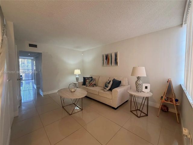 4 of 35 - 12241 Sw 16th Terrace #102-k, Miami, FL
