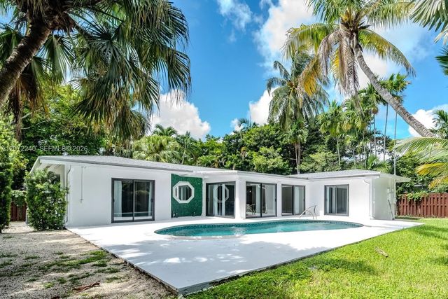 2 of 23 - 1825 Alamanda Drive, North Miami, FL
