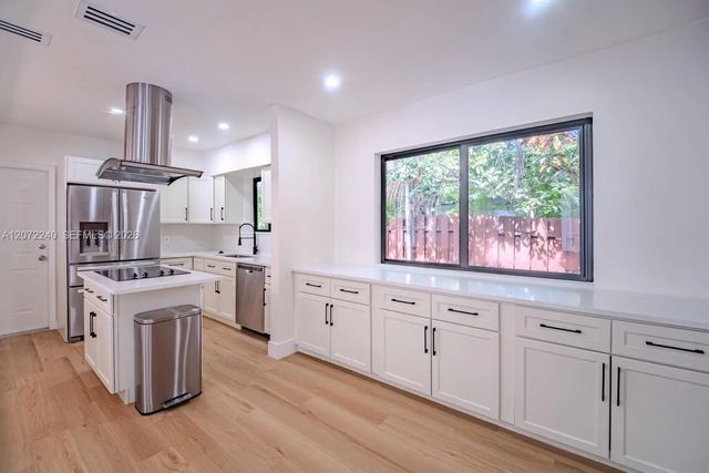5 of 23 - 1825 Alamanda Drive, North Miami, FL