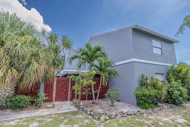 7 Crossings Circle #c, Boynton Beach