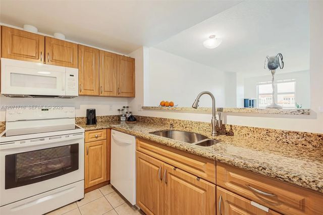 3 of 31 - 50 Menores Avenue #820, Coral Gables, FL