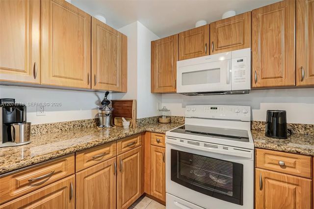 4 of 31 - 50 Menores Avenue #820, Coral Gables, FL