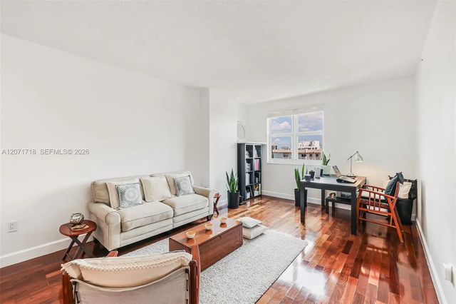 5 of 31 - 50 Menores Avenue #820, Coral Gables, FL