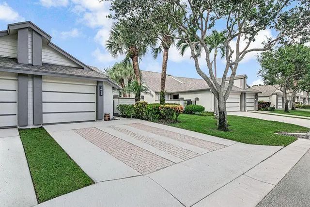 2 of 30 - 1911 Landings Boulevard, Greenacres, FL