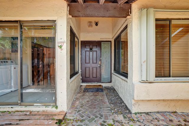 2 of 34 - 3810 Nw 77th Avenue, Davie, FL