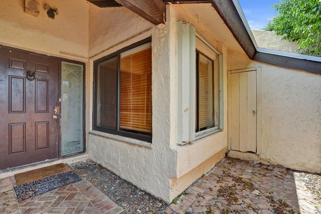 4 of 34 - 3810 Nw 77th Avenue, Davie, FL