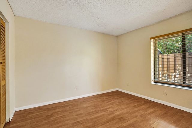 5 of 34 - 3810 Nw 77th Avenue, Davie, FL