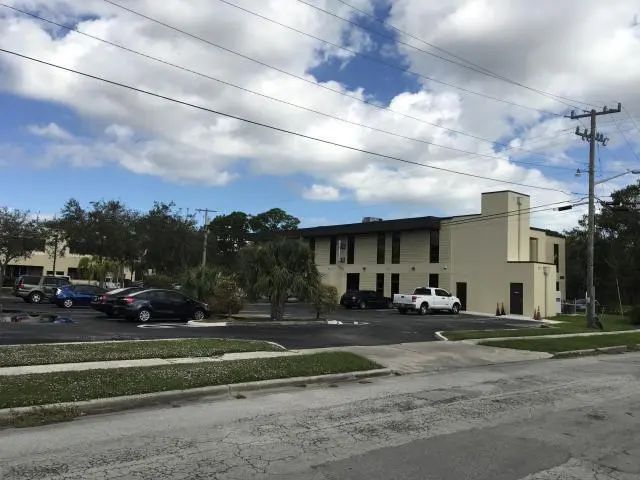 2 of 8 - 2011 S 25th Street #207 / 209, Fort Pierce, FL