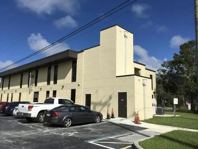 5 of 8 - 2011 S 25th Street #207 / 209, Fort Pierce, FL