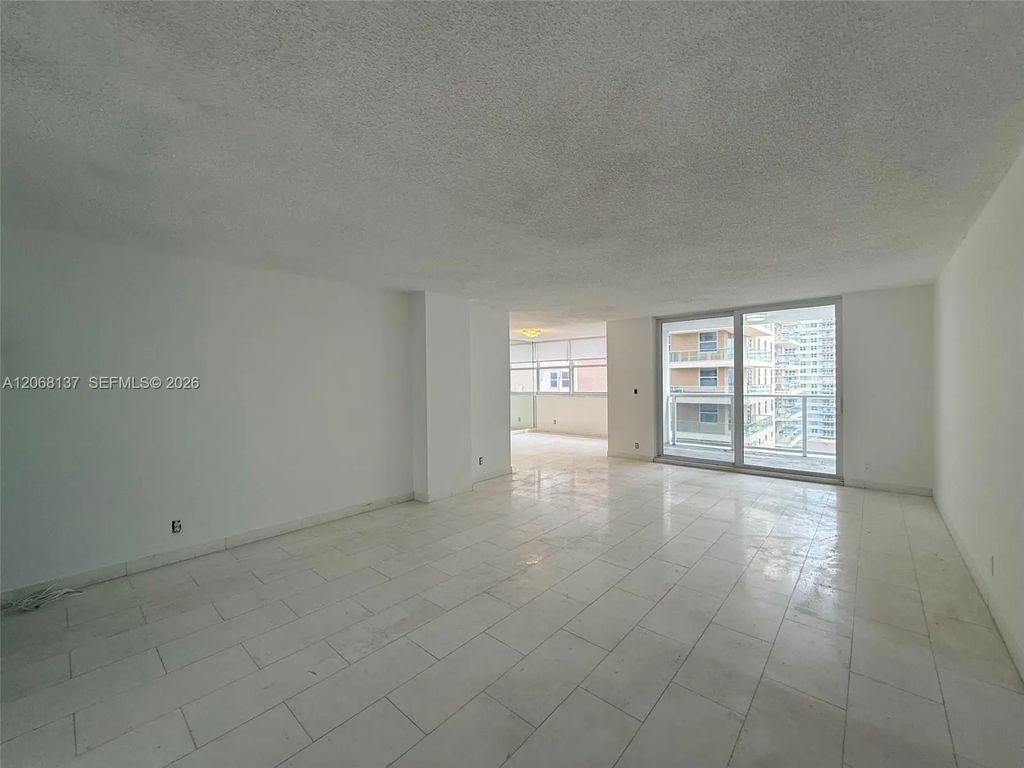 1904 S Ocean Drive #1206, Hallandale Beach