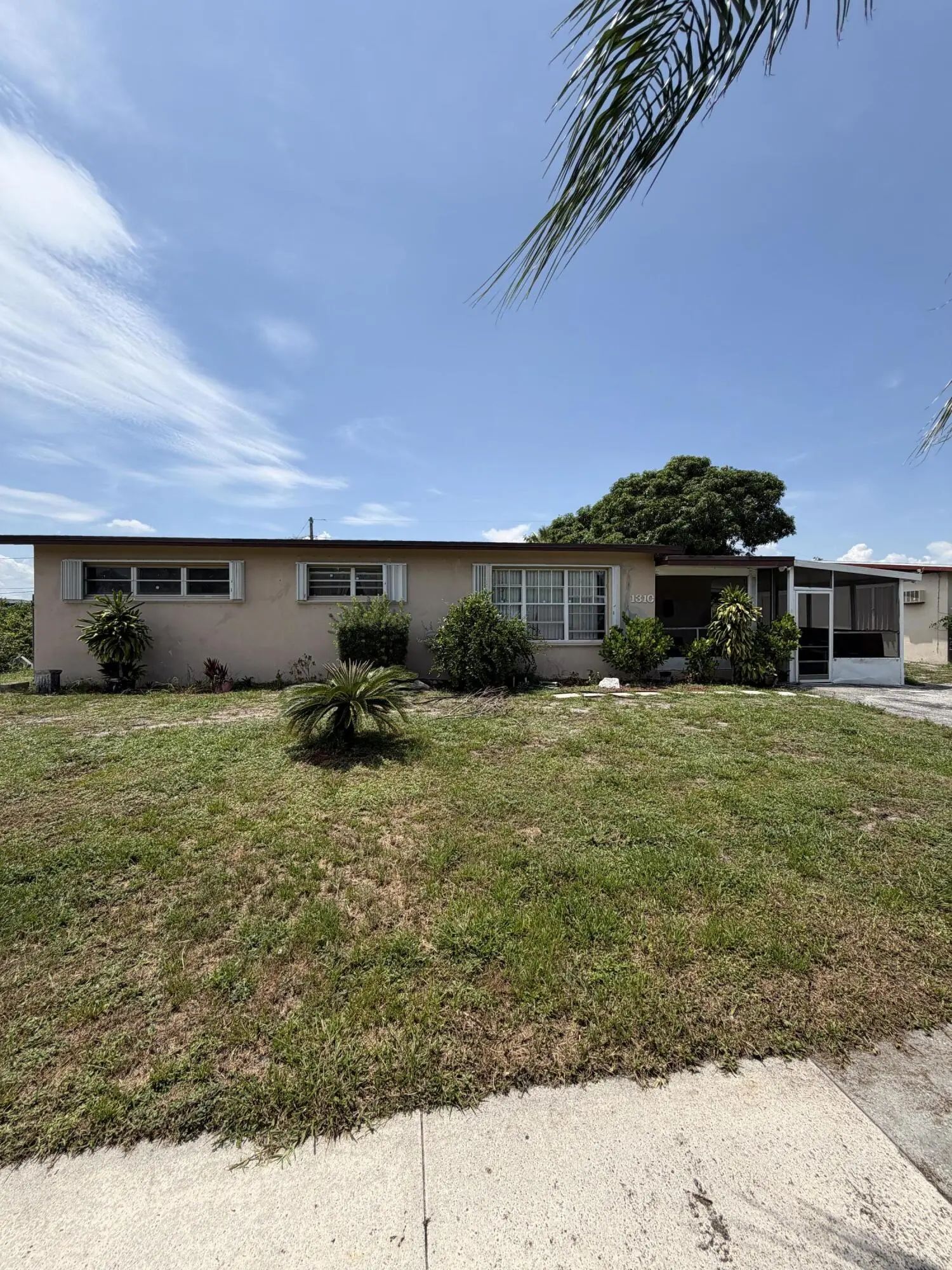 ROOSEVELT ESTATES Real Estate listing B26065015, West Palm Beach FL