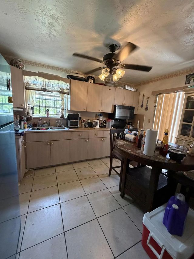 5 of 11 - 1310 11th Street, West Palm Beach, FL