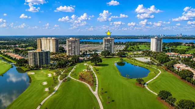 2400 Presidential Way #1105, West Palm Beach