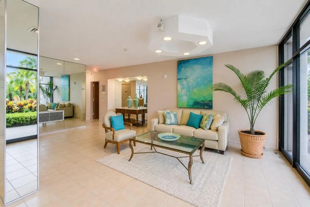2 of 15 - 2400 Presidential Way #1105, West Palm Beach, FL