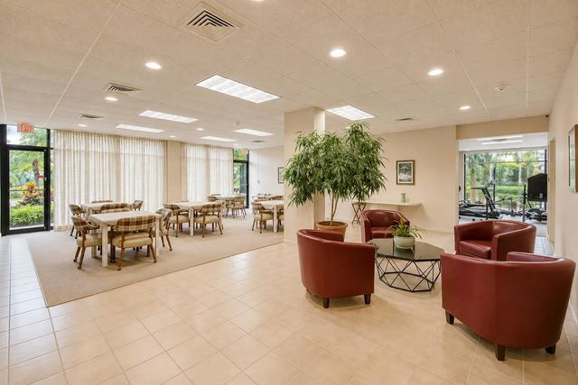 4 of 15 - 2400 Presidential Way #1105, West Palm Beach, FL