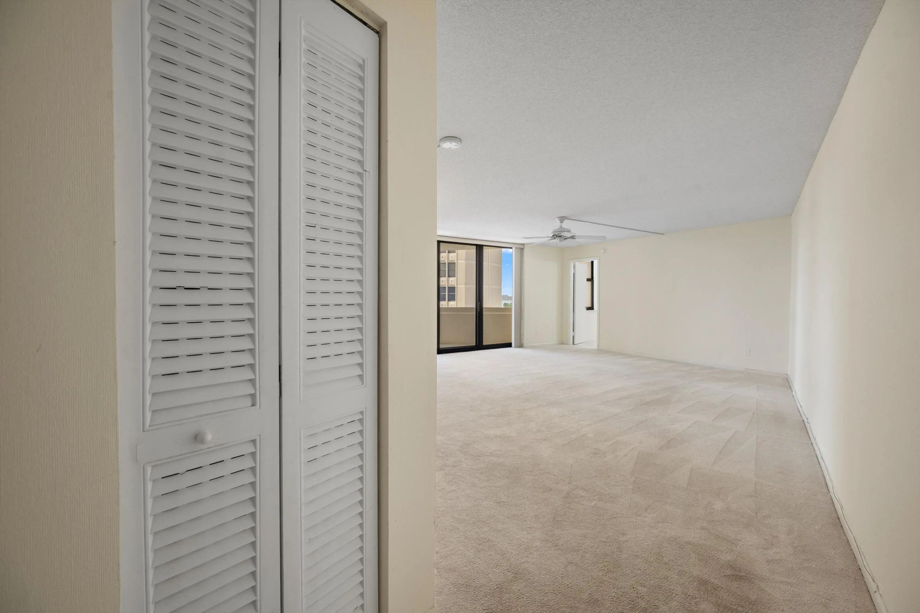 PHOENIX TOWERS CONDO Real Estate listing B26065063, Riviera Beach FL