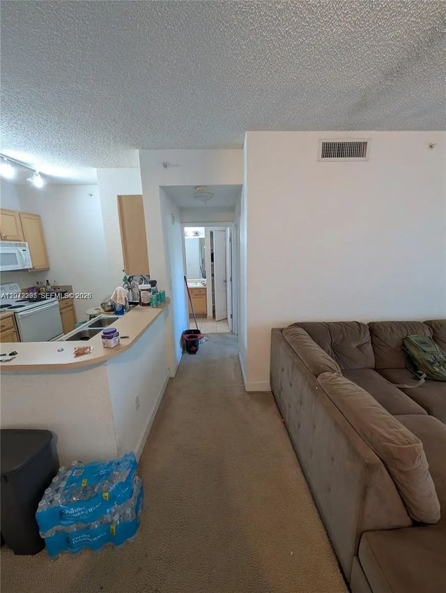 4 of 17 - 6001 Sw 70th Street #620, South Miami, FL