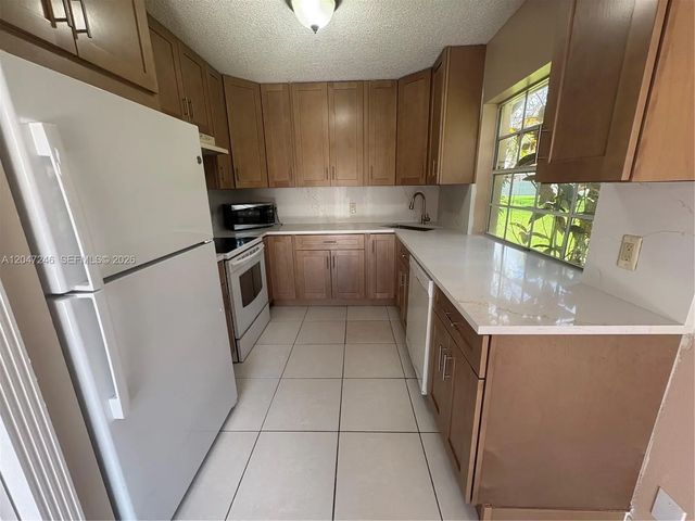 3 of 14 - 1479 Springside Drive, Weston, FL