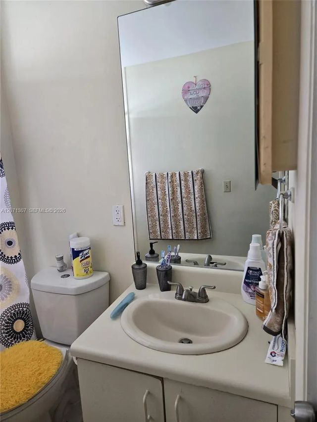 3 of 14 - 818 E Palm Run Drive, North Lauderdale, FL