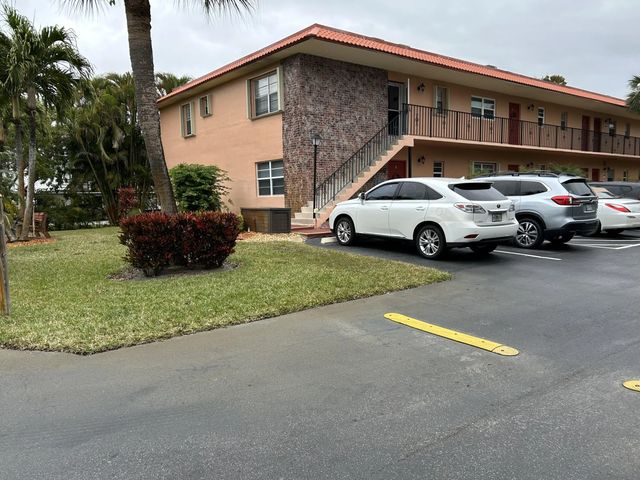 2 of 37 - 1982 Sw Palm City Road Sw #f, Stuart, FL
