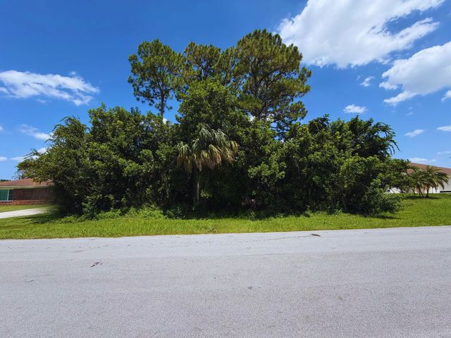 2871 Sw Lucerne Street, Port St. Lucie