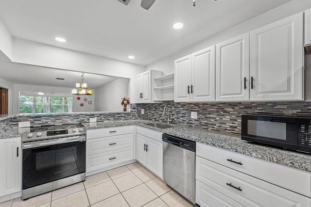2638 Gately Drive E #125, West Palm Beach