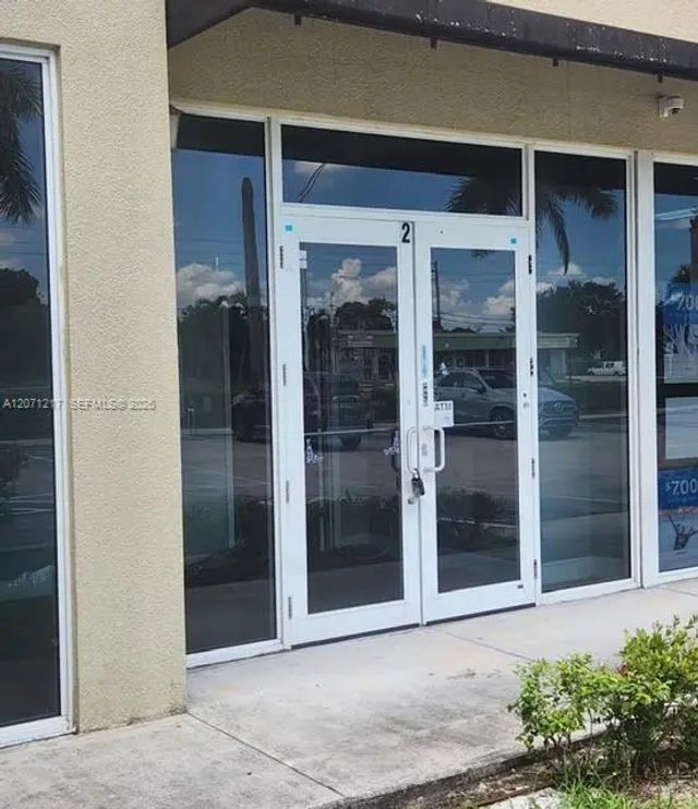 3 of 22 - 4500 W Hallandale Beach Boulevard #2, Hollywood, FL
