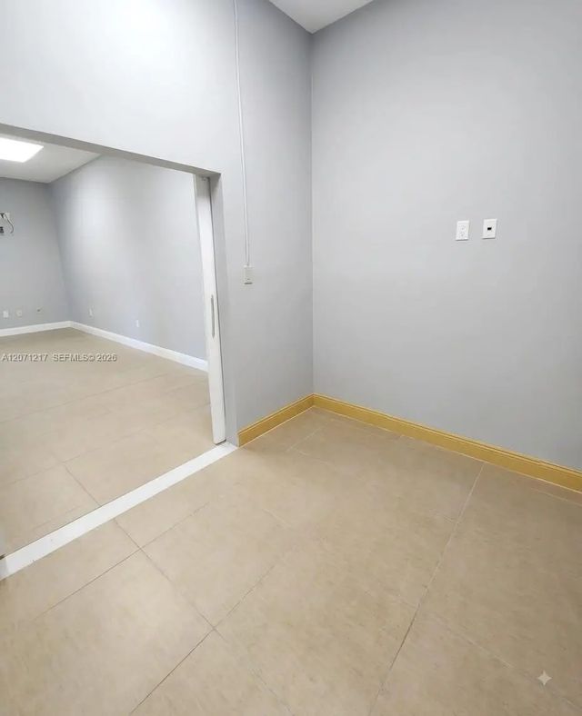 5 of 22 - 4500 W Hallandale Beach Boulevard #2, Hollywood, FL