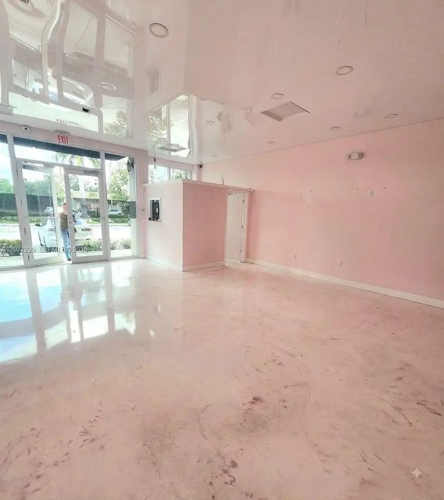 5 of 11 - 4500 W Hallandale Beach Boulevard #6, Hollywood, FL