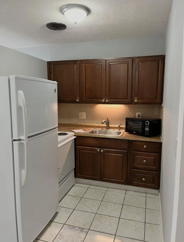 4 of 10 - 1241 Se 3rd Street #1-4, Deerfield Beach, FL