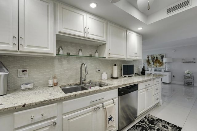 3 of 31 - 3450 S Ocean Boulevard #424, Palm Beach, FL