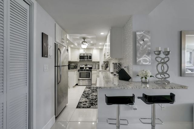 4 of 31 - 3450 S Ocean Boulevard #424, Palm Beach, FL