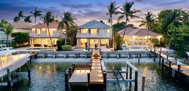 712 Sandy Point Lane, North Palm Beach