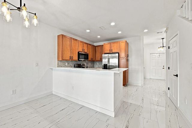 4 of 26 - 3105 Nw 25th Terrace, Oakland Park, FL