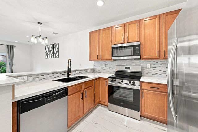 5 of 26 - 3105 Nw 25th Terrace, Oakland Park, FL