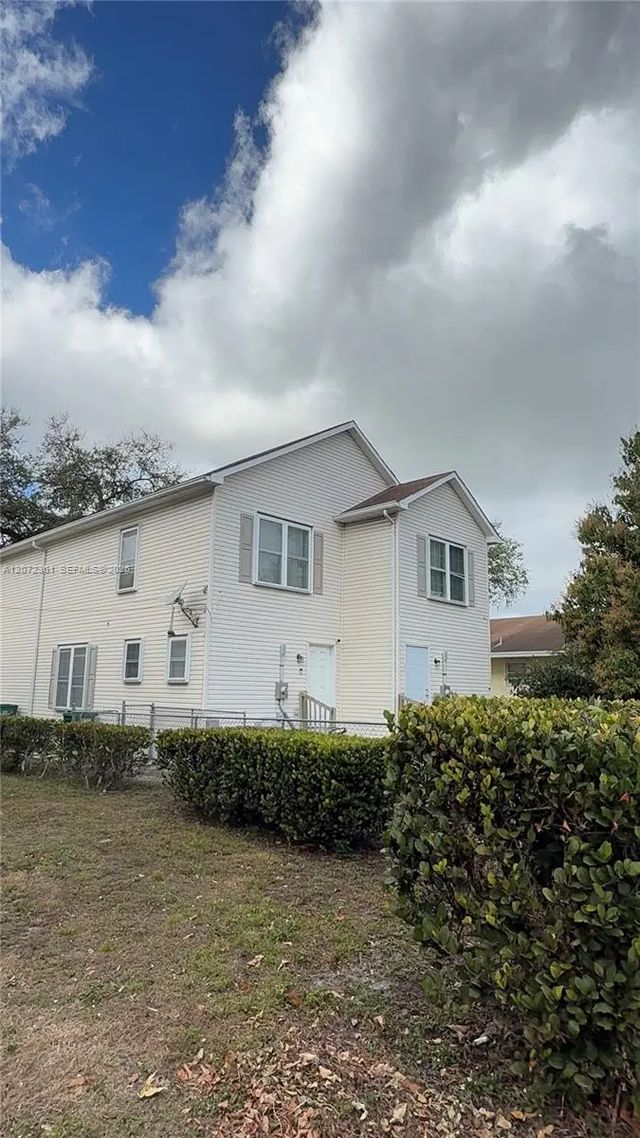 3 of 12 - 1600 Sw 44th Avenue, Fort Lauderdale, FL