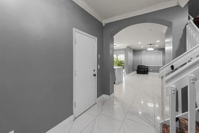 4 of 28 - 6119 Seminole Gardens Circle, Riviera Beach, FL