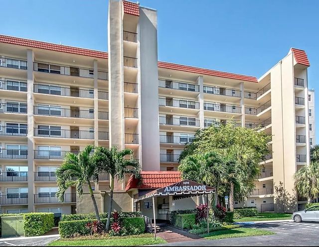 3465 Via Poinciana #804, Lake Worth