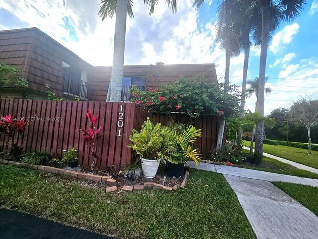 4 of 39 - 1201 Sw 120th Way, Davie, FL