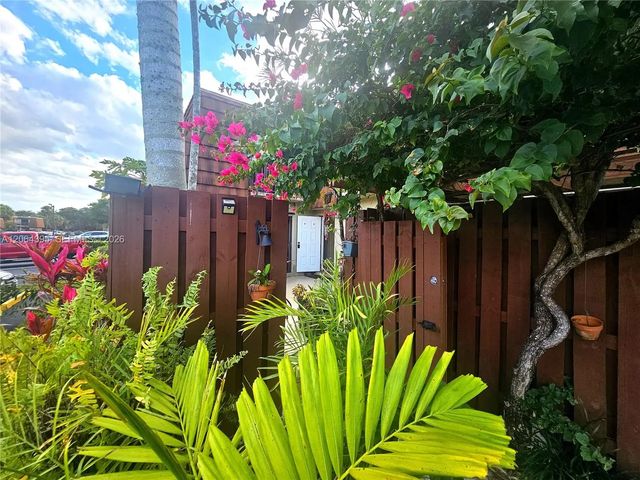 5 of 39 - 1201 Sw 120th Way, Davie, FL