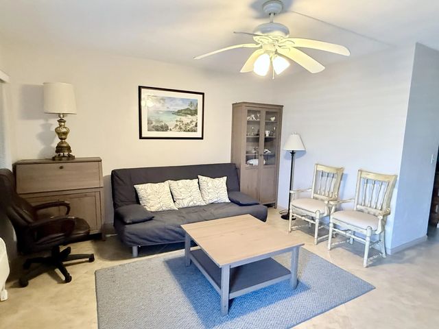 3 of 18 - 2204 Lake Osborne Drive #5, Lake Worth Beach, FL