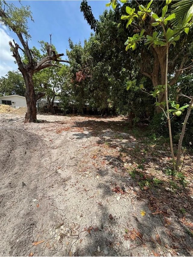 5 of 7 - 301 Ne 58 Street, Miami, FL