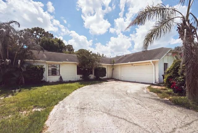 1646 Se Holiday Road, Port St. Lucie
