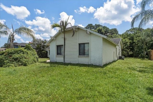 4 of 38 - 1646 Se Holiday Road, Port St. Lucie, FL